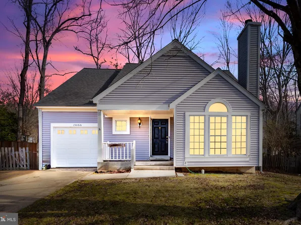 15066 Holleyside Dr, Dumfries, VA 22025