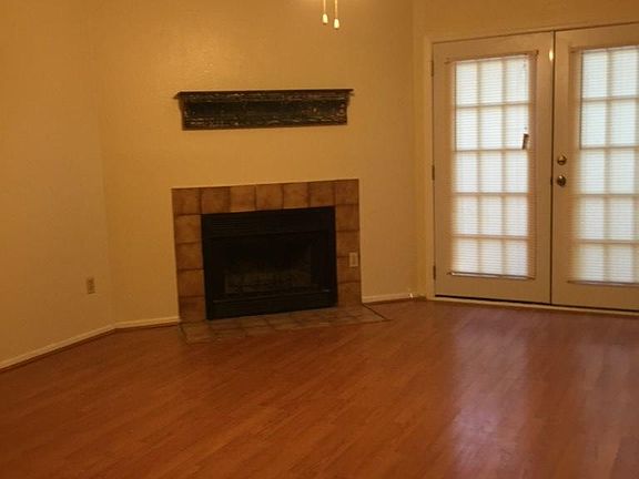 2nd image of 714 W Collins St #714
