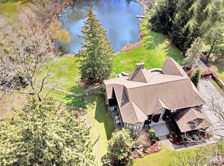 5 Cobblestone Farm Ct, Montebello, NY 10901