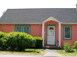 402 Swanson Dr, Thornwood, NY 10594