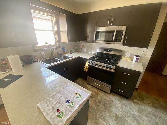 3rd image of 4520 N Seeley Ave Unit 3B