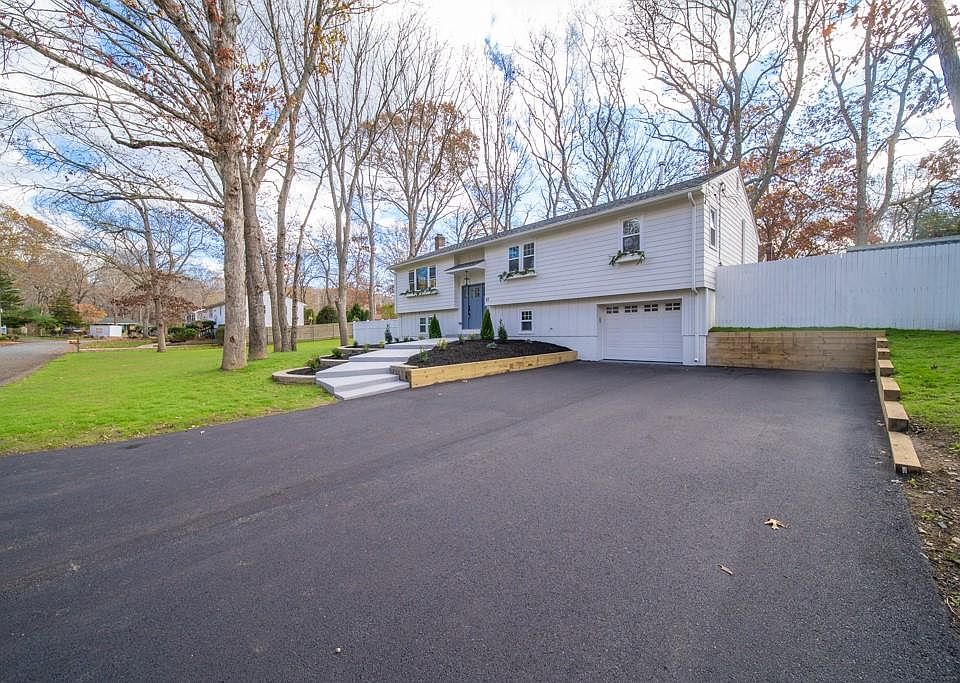 22 Bow Run, Saunderstown, RI 02874 Zillow