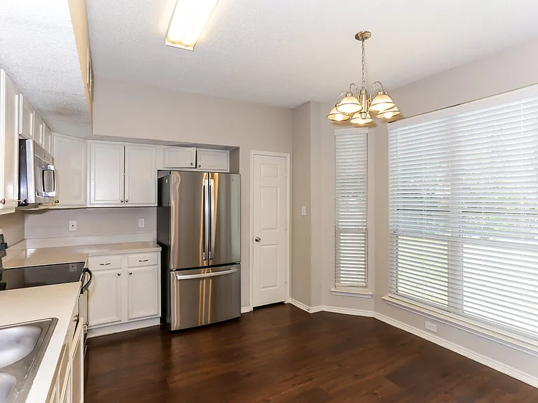 317 Pebblebrook Ln — Photo 7