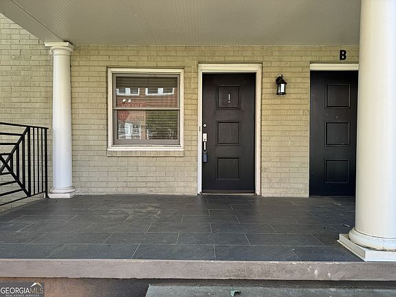 2nd image of 866 Briarcliff Rd NE APT B1
