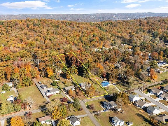 4th image of 3805 Valley View Dr