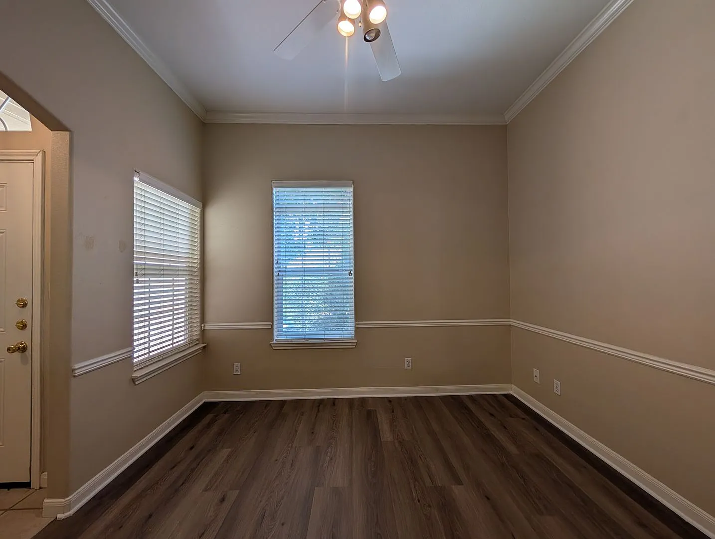 3/3/2 in Rivertree / River Access/ Wood Burning Fire Place / Covered Back Patio / Tons of Communi... — Photo 4