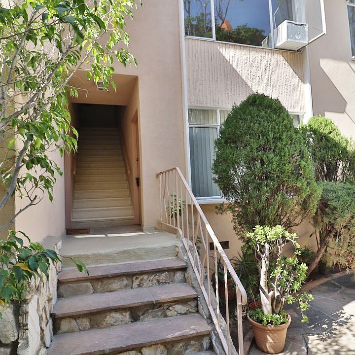 1st image of 974 Granville Ave APT 2