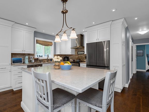 4th image of 6063 Vasey Rd