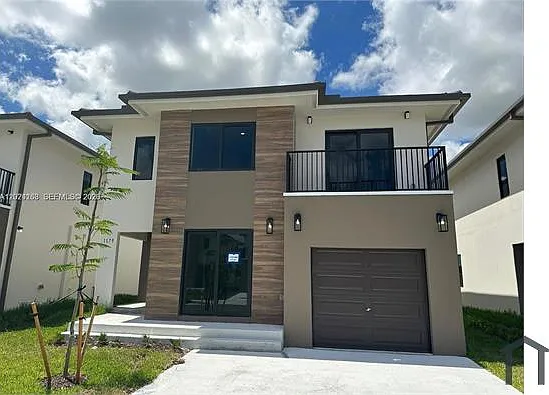 5 bed, $3,000 — Photo 1