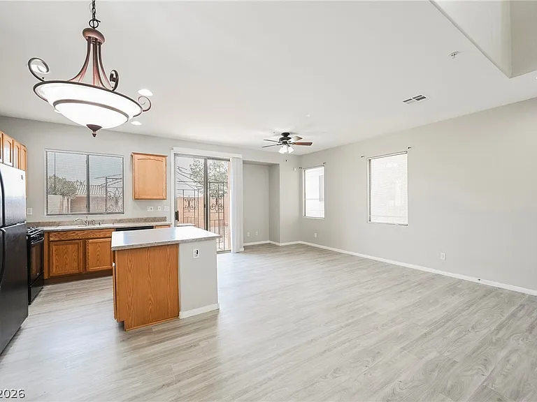 8212 Strawberry Spring St — Photo 6