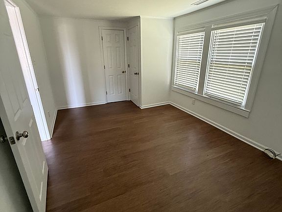 3rd image of 1021 1/2 Park Avenue Ext