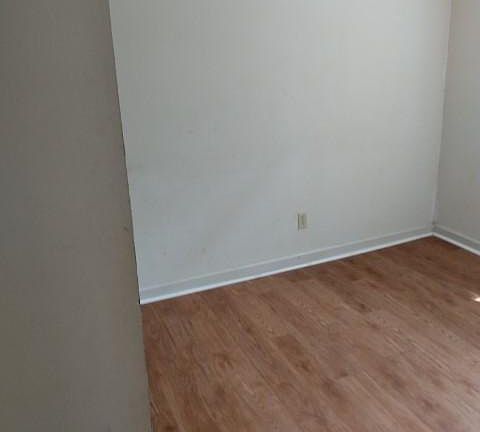 4th image of 717 Dover St #2