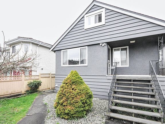 2nd image of 3156 Adanac St