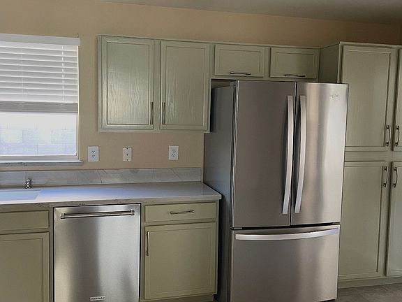 4th image of 2463 E Springfield Pl