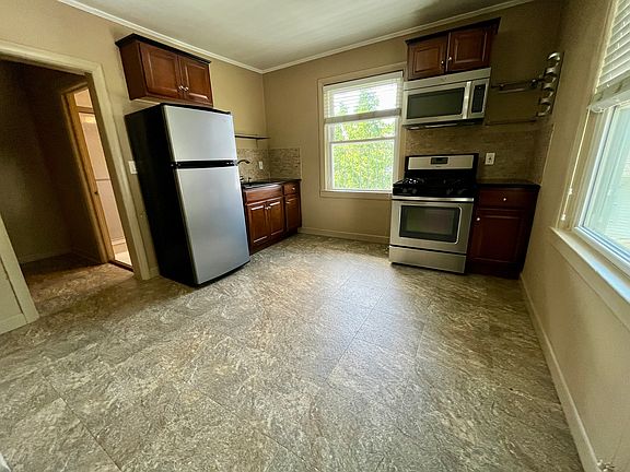2nd image of 7 Dusenbury Pl #2F