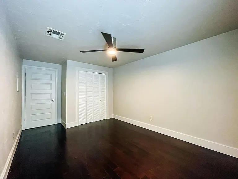 915 NW 7th St #105 — Photo 5