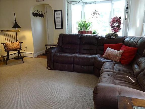 4th image of 2036 W Greenleaf St