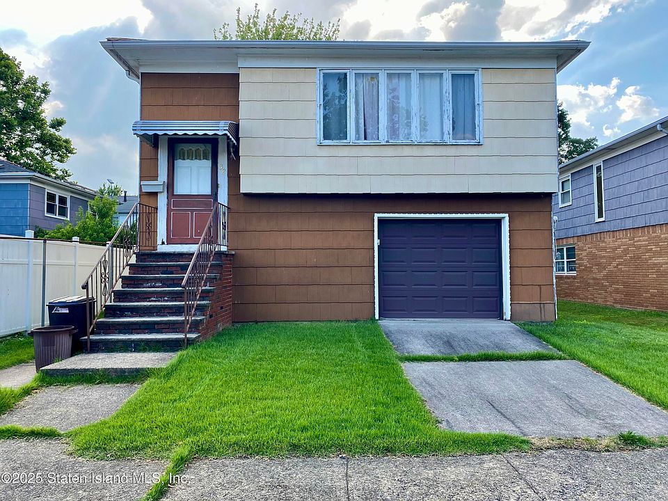 1st image of 32 Muller Ave