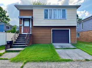 32 Muller Ave, Staten Island, NY 10314