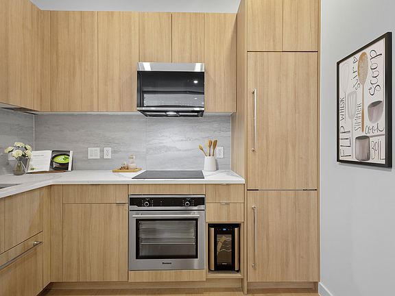 5th image of 404 W 51st St #2F