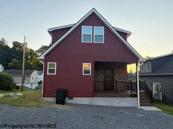 54 Sycamore St, Morgantown, WV 26501