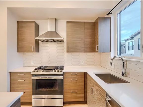 5th image of 5469 S Curtice St #H