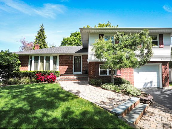 4th image of 29 Schoenfield Ln
