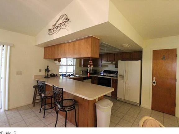 2nd image of 813 SE 4th Pl