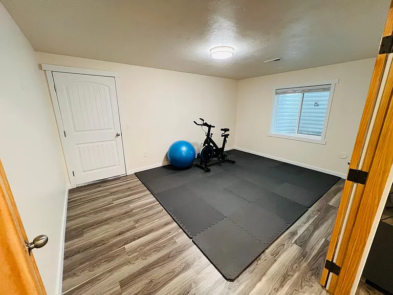 483 N Commodore Ln — Photo 15