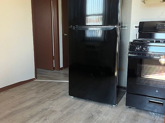 4th image of 7831 Roberts Rd #3