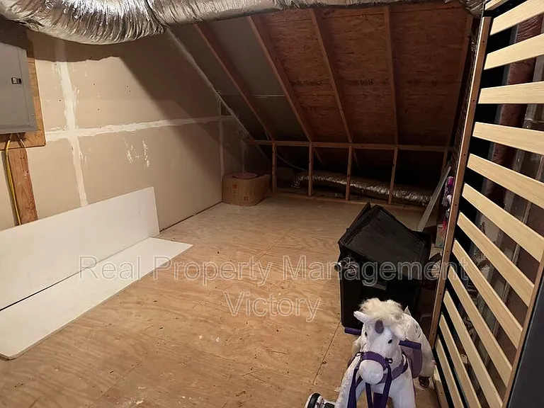 4248 Ashwood Cv — Photo 17