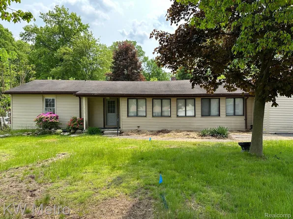 1436 Hartwig Dr, Troy, MI 48085