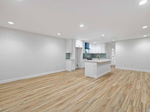 5th image of 599 Cypress Ave