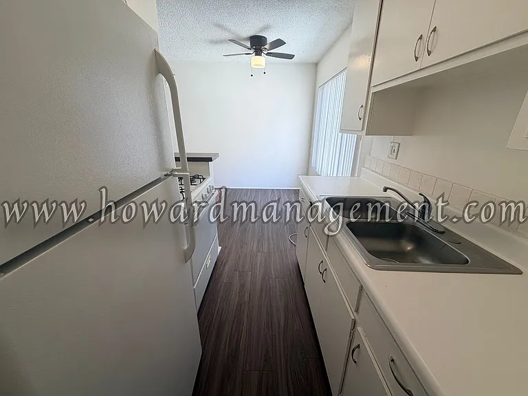 04256LI — Photo 25
