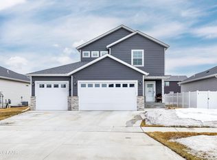 475 59th Ave S, Grand Forks, ND 58201