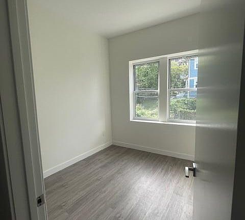 5th image of 252 Richmond Ter #4