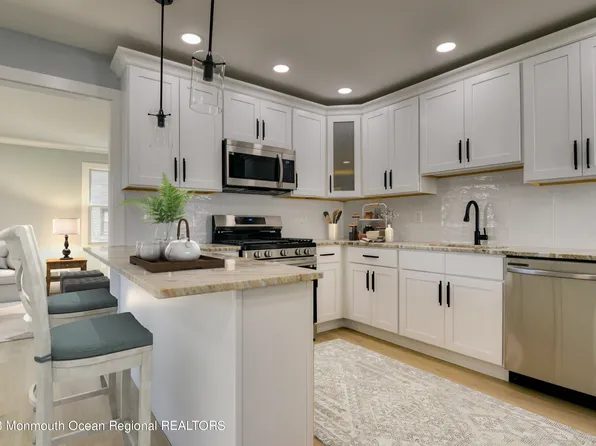 46 Green Grove Avenue, Keyport, NJ 07735