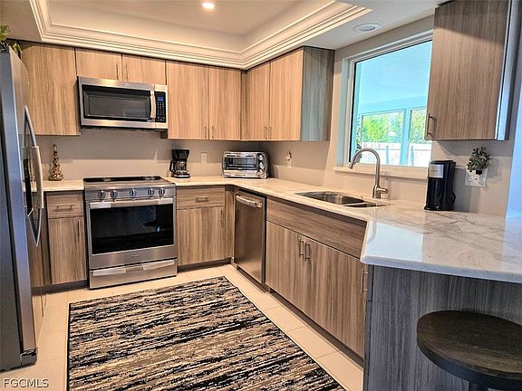5th image of 17070 Wayzata Ct