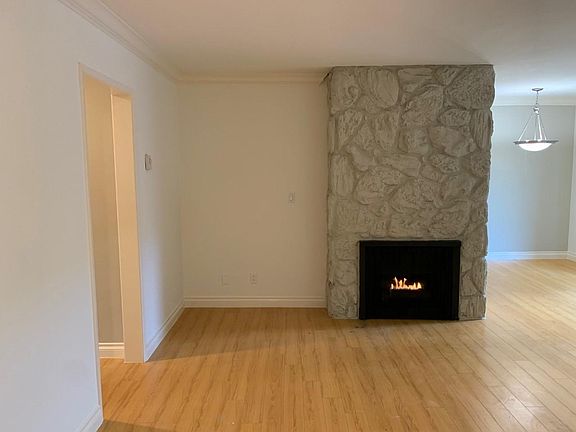 3rd image of 1339 Barry Ave
