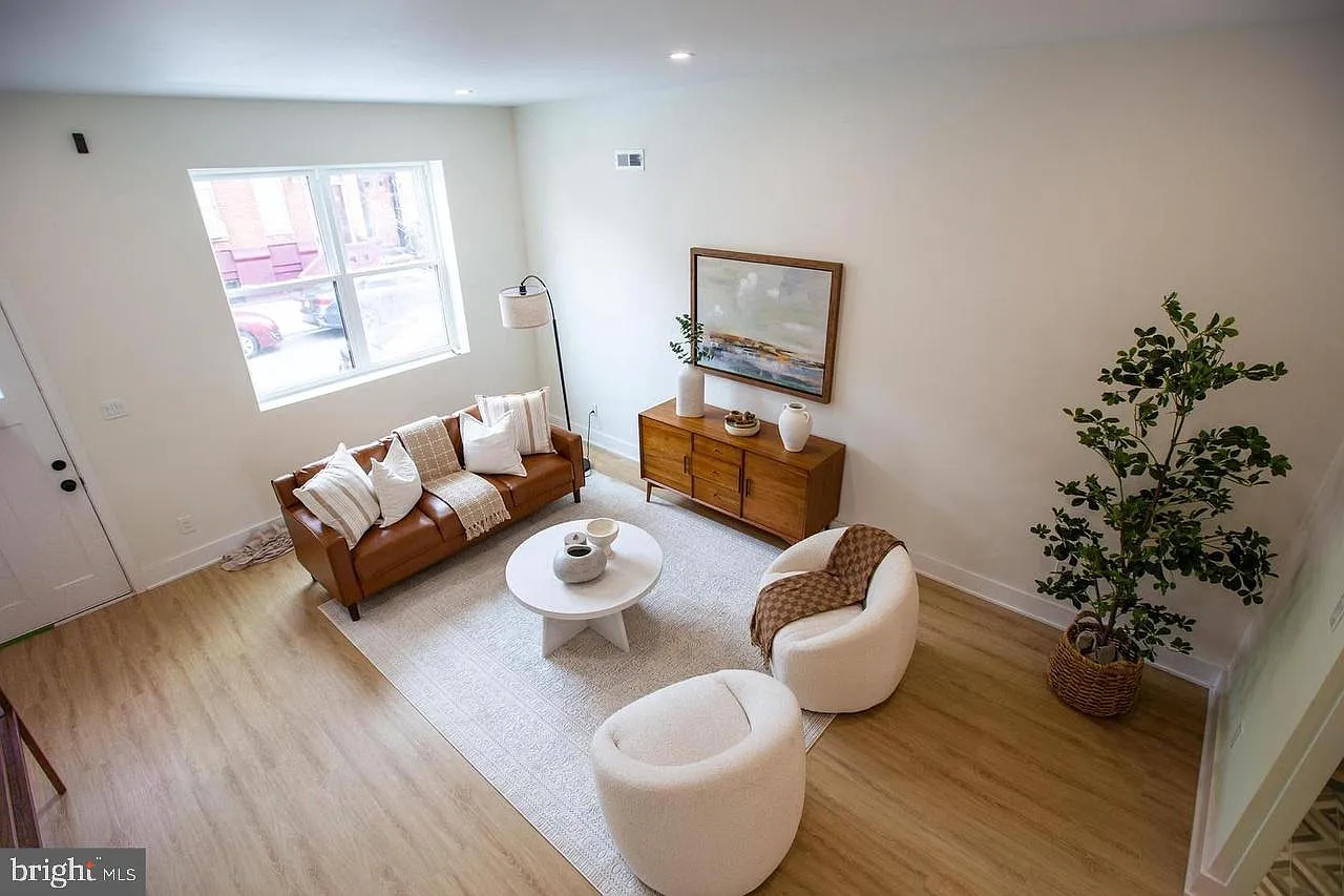 2 bed, 1.5 bath, 1112 sqft, $2,500 — Photo 3