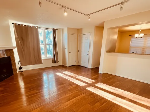 5755 W Atlantic Pl APT 202, Lakewood, CO 80227