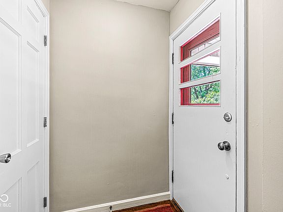 3rd image of 1919 N Leland Ave