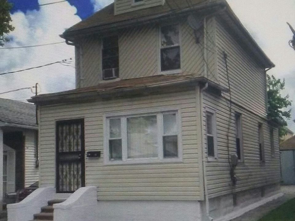 1st image of 118 Ave 190 St