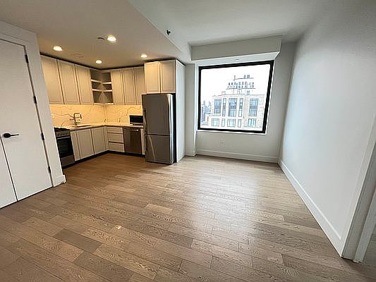 1st image of 635 4th Ave #1207
