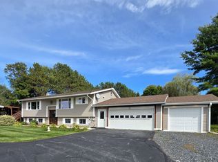 6 Meadowcrest Ln, Barre, VT 05641