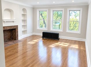 4831 Lee St APT 2, Skokie, IL 60077