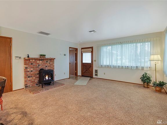 Remote controlled propane Fireplace