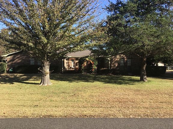 2nd image of 14 Big Oak Ln