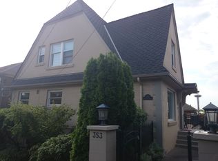 353 Highland Dr, Seattle, WA 98109