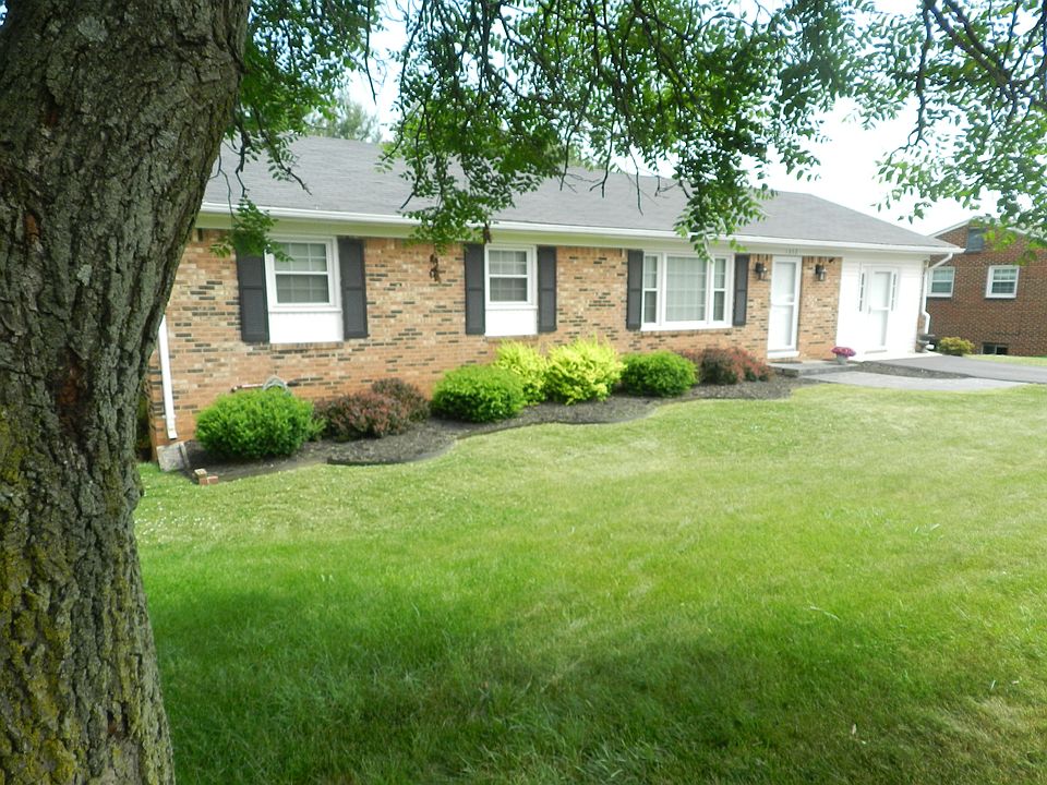 1st image of 1032 Almond Dr